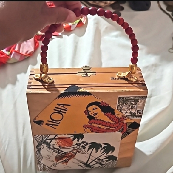 Couture cigar handbag rare and handcrafted Copper hardware - Picture 1 of 9